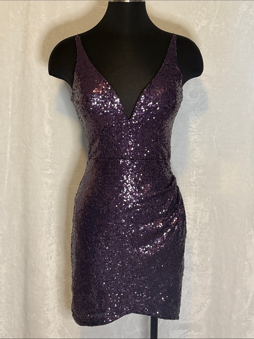 V-Neck Sequin Bodycon Dress in Deep Purple